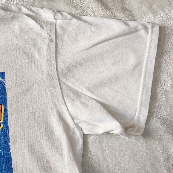 Ghost Face White Tshirt With Halloween Graphic Size Medium - Picture 2 of 4